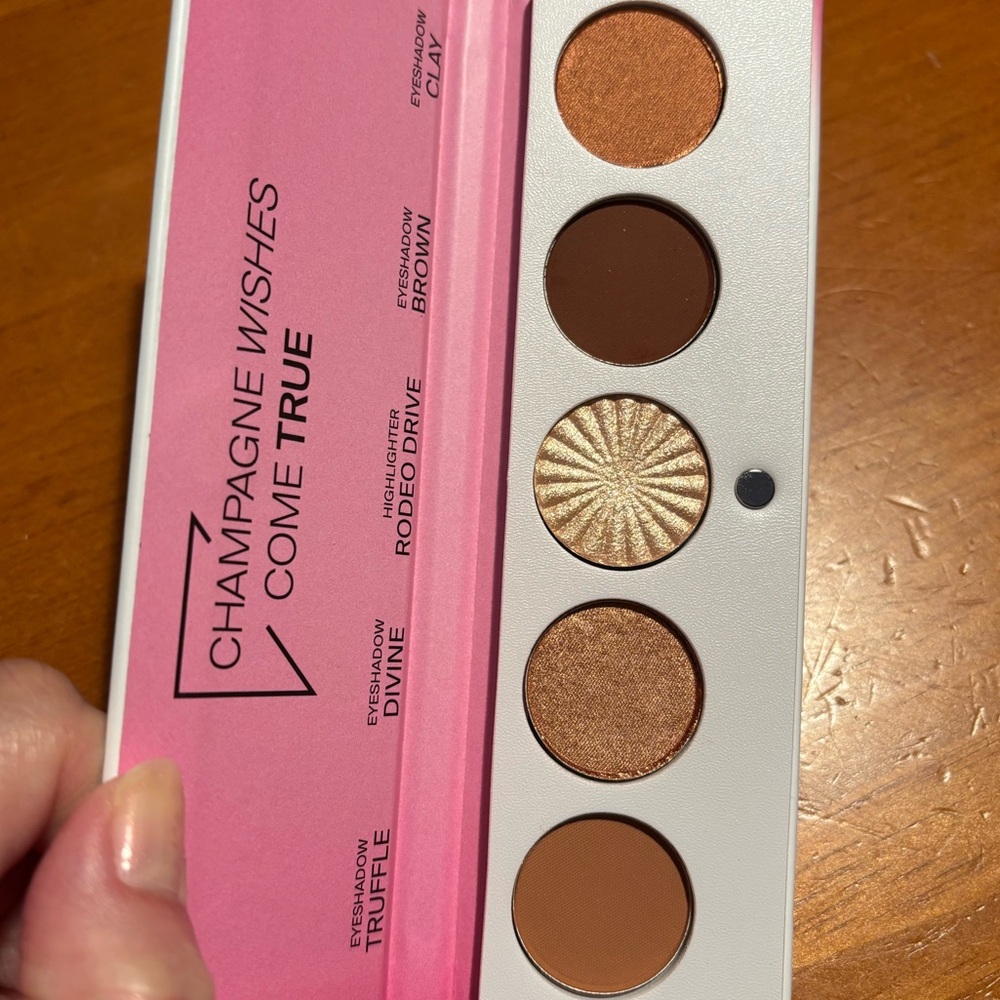OFRA Signature Luxe Eyeshadow & Highlighter Palette